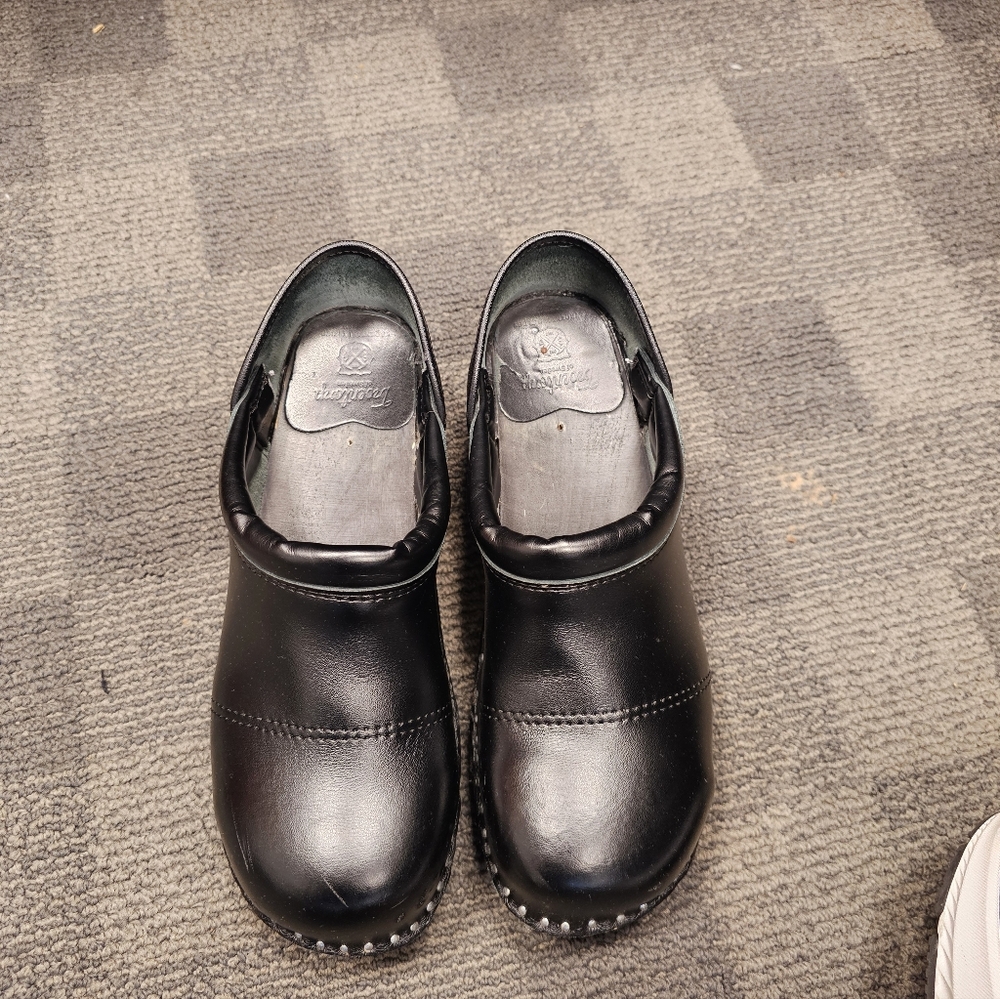 Troentorp Picassp Black Leather Clogs